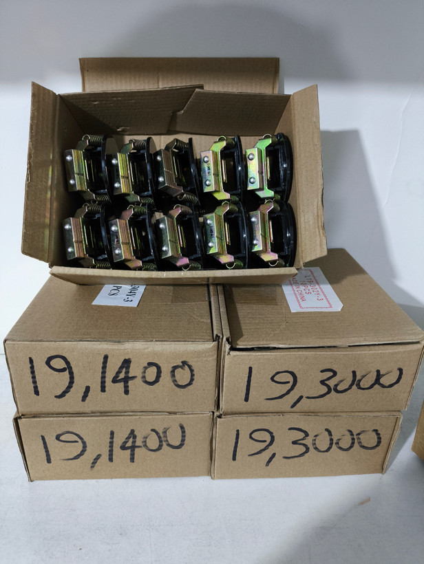 کلاچ بوش دار 1400/2800 شفت 19 چینی